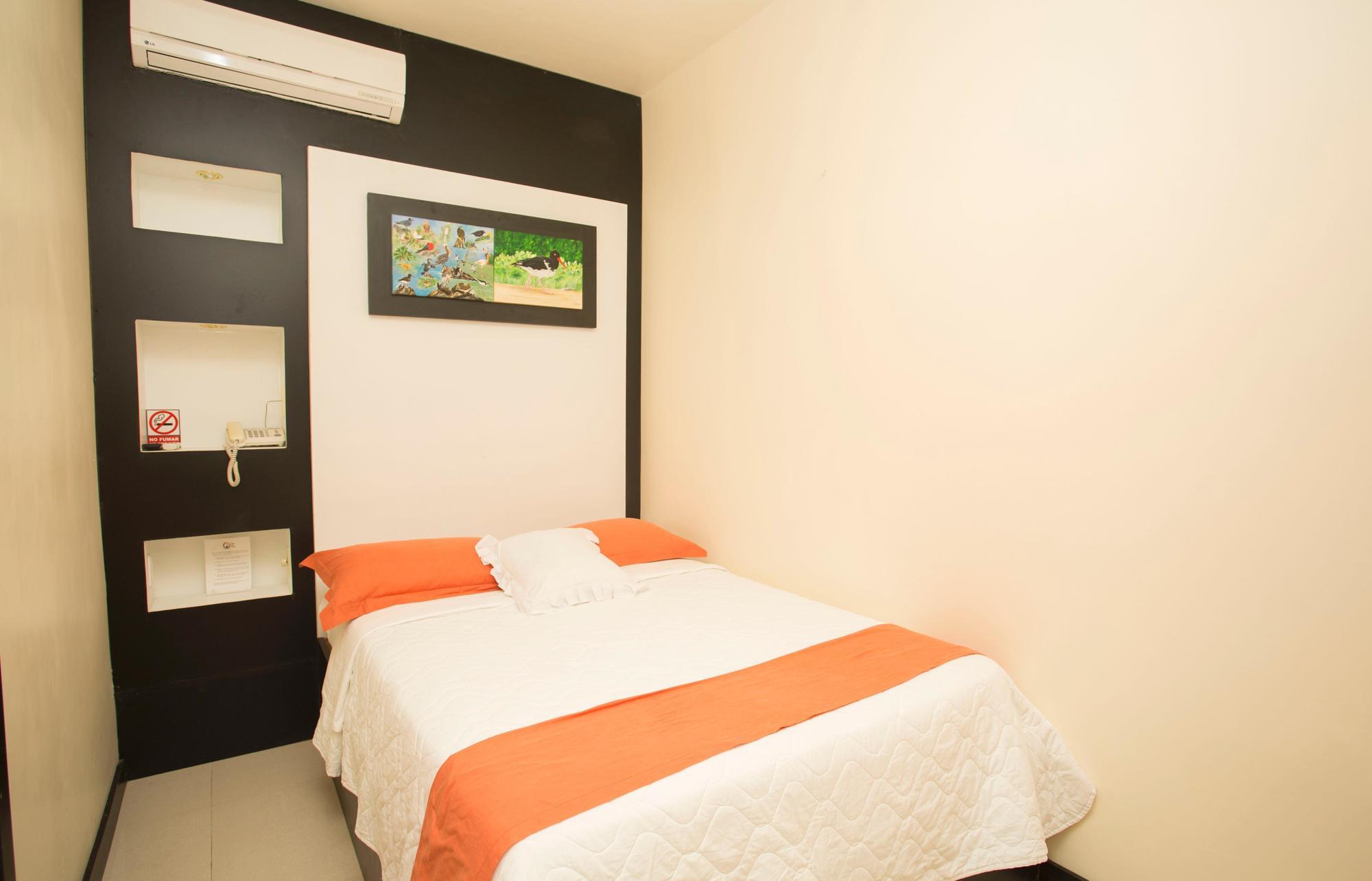 Hotel San Vicente Galapagos Пуэрто-Вильямиль Экстерьер фото