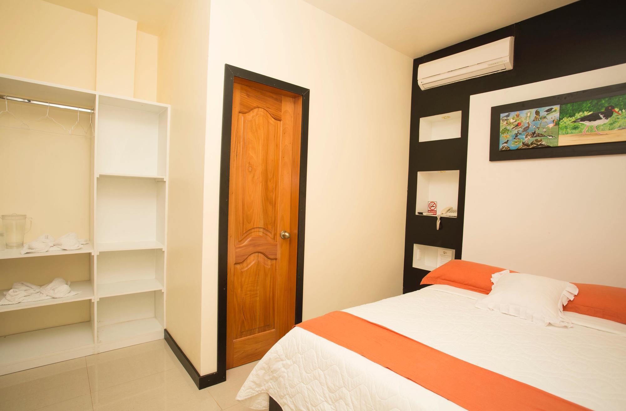 Hotel San Vicente Galapagos Пуэрто-Вильямиль Экстерьер фото